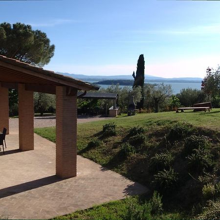 Antico Casale Tiravento Aparthotel Passignano sul Trasimeno Buitenkant foto