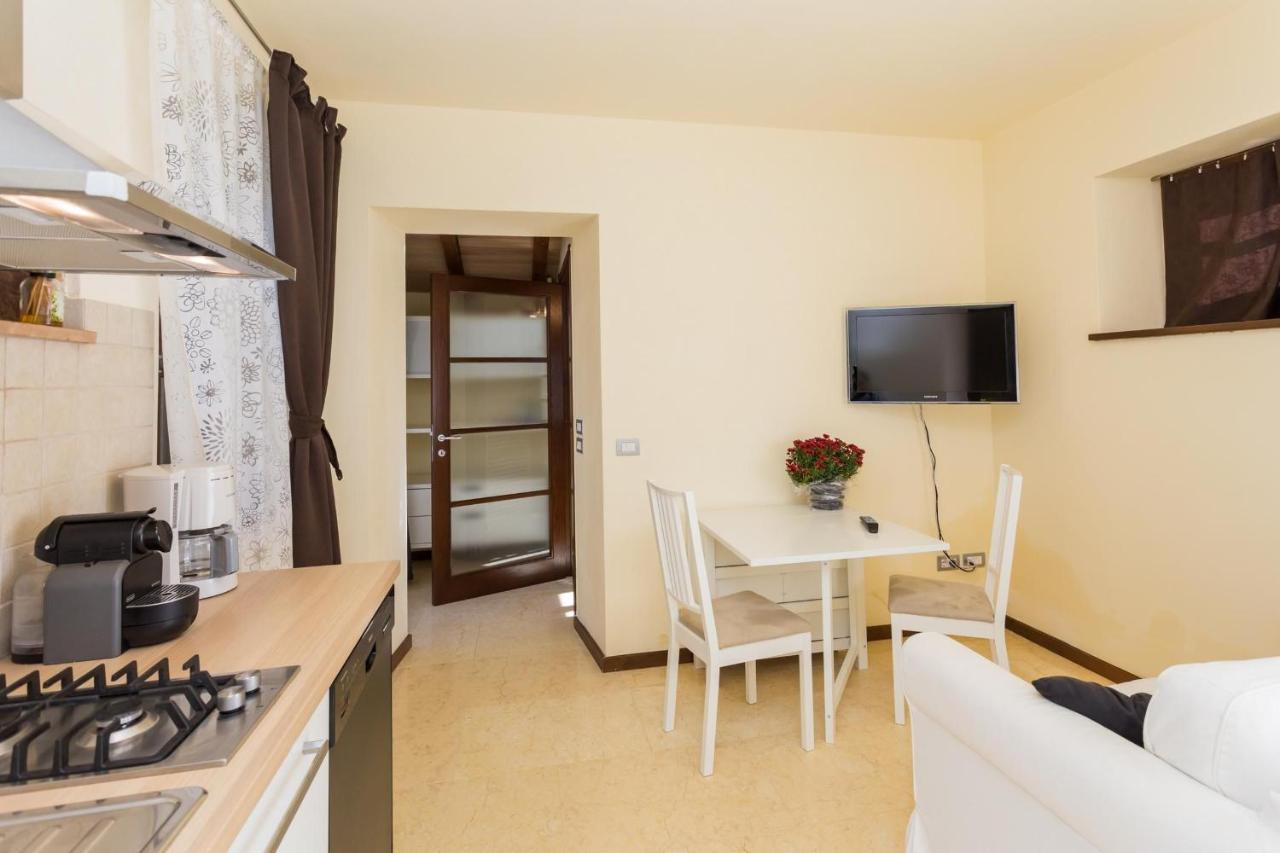Antico Casale Tiravento Aparthotel Passignano sul Trasimeno Buitenkant foto