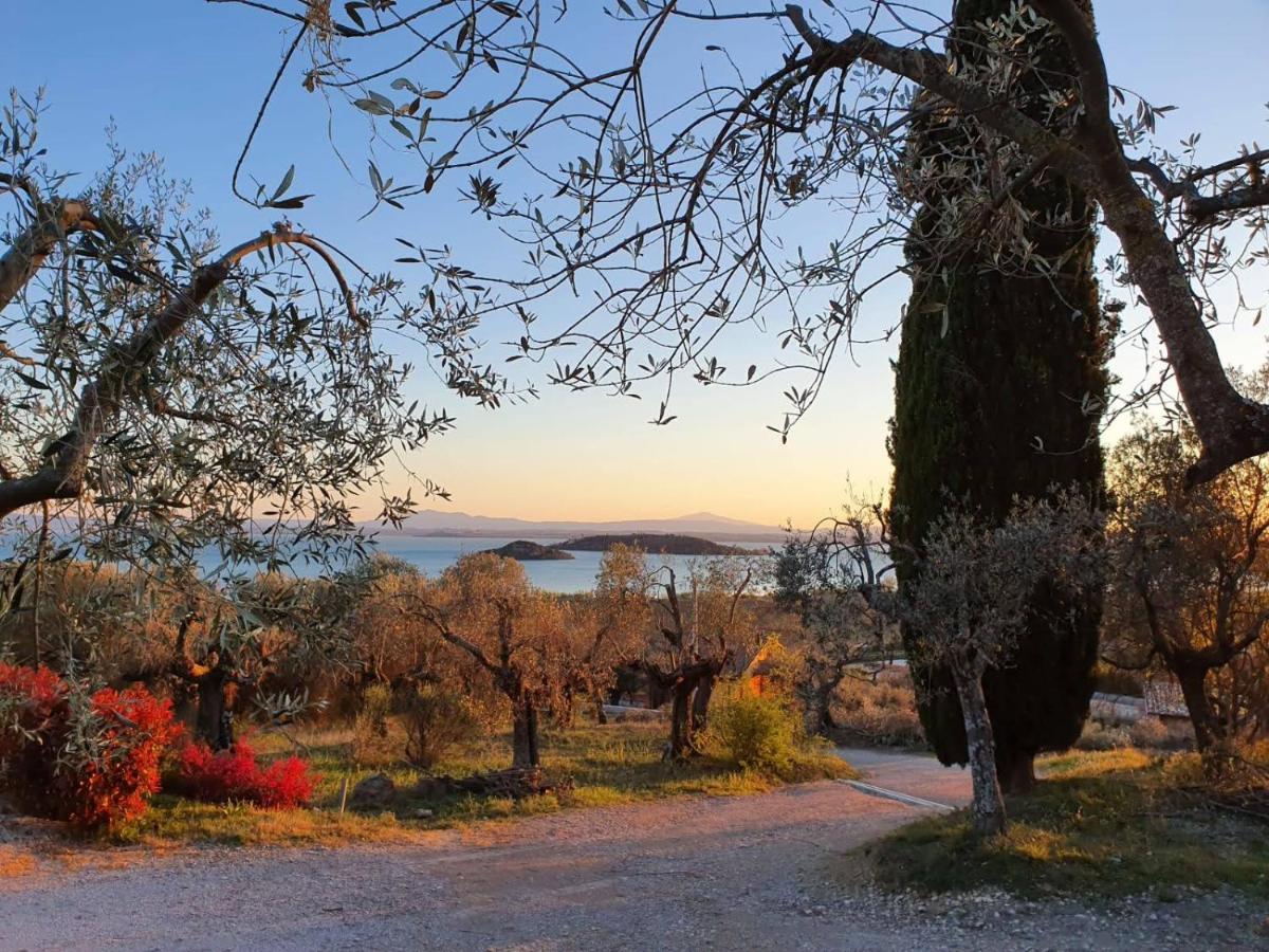 Antico Casale Tiravento Aparthotel Passignano sul Trasimeno Buitenkant foto