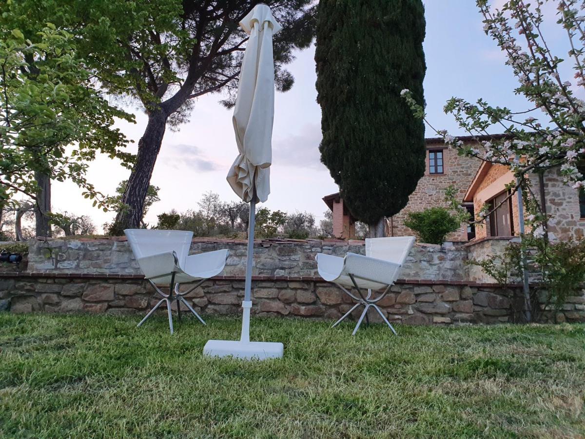 Antico Casale Tiravento Aparthotel Passignano sul Trasimeno Buitenkant foto