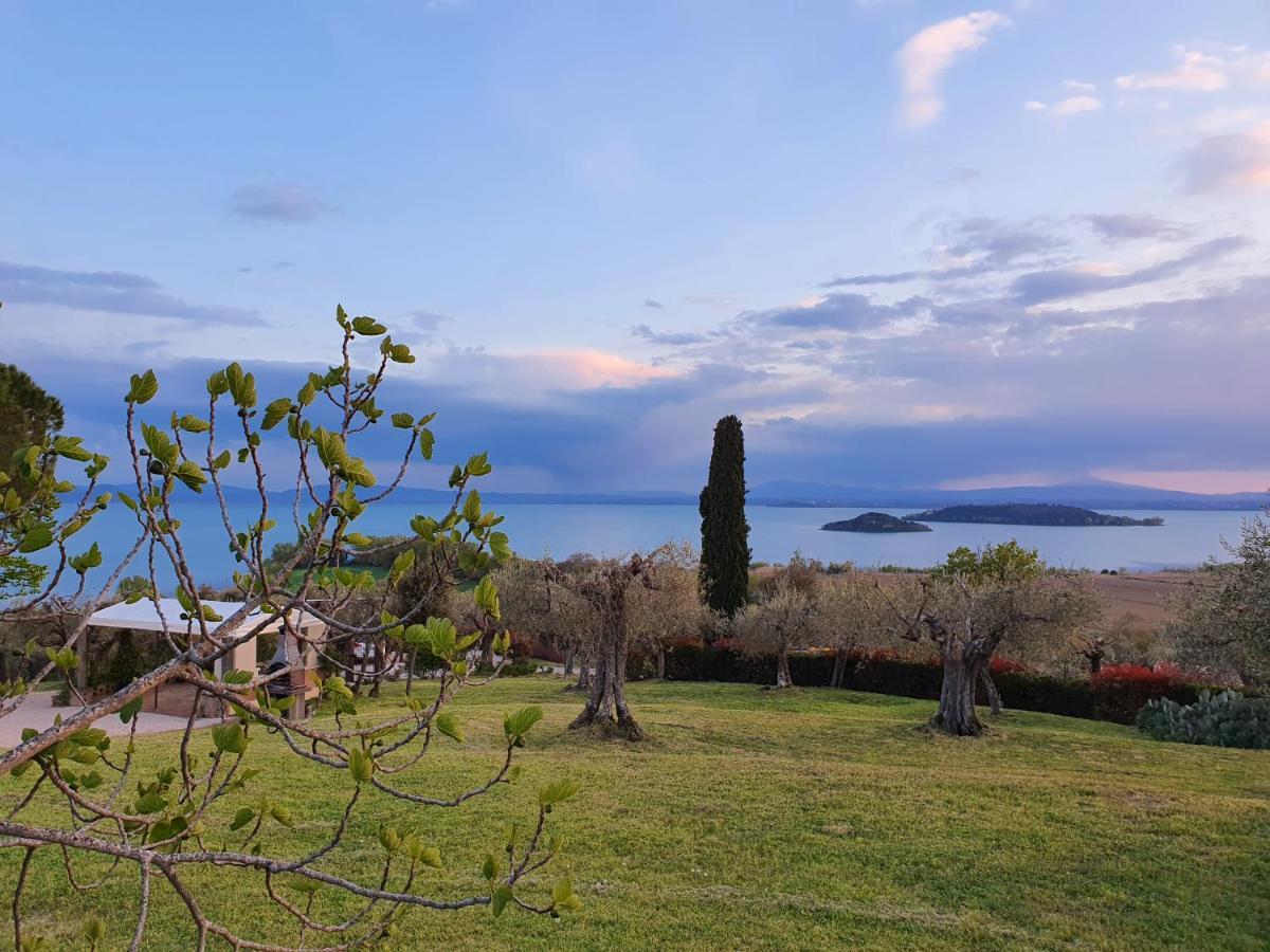Antico Casale Tiravento Aparthotel Passignano sul Trasimeno Buitenkant foto
