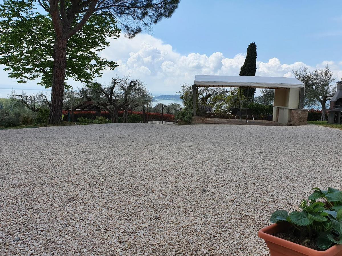 Antico Casale Tiravento Aparthotel Passignano sul Trasimeno Buitenkant foto