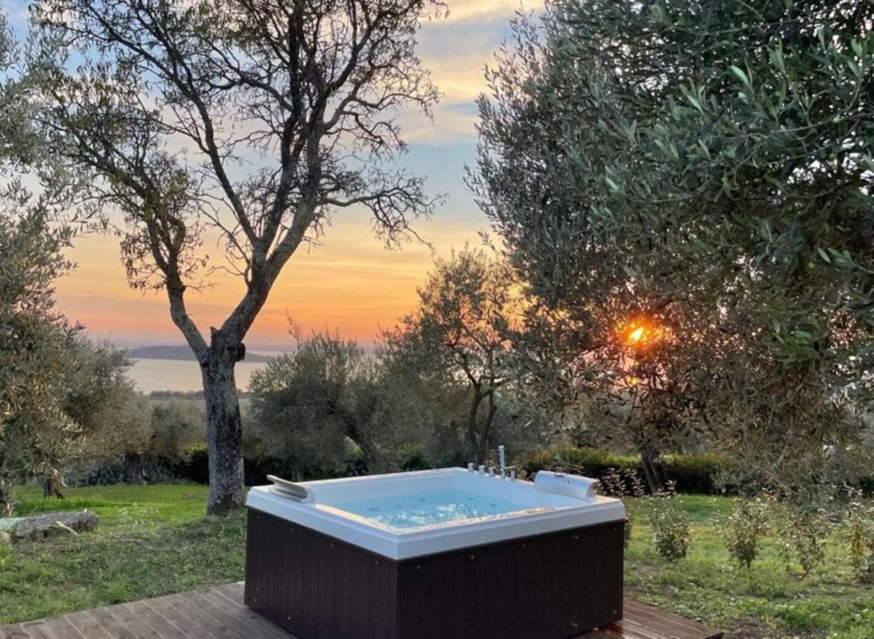 Antico Casale Tiravento Aparthotel Passignano sul Trasimeno Buitenkant foto