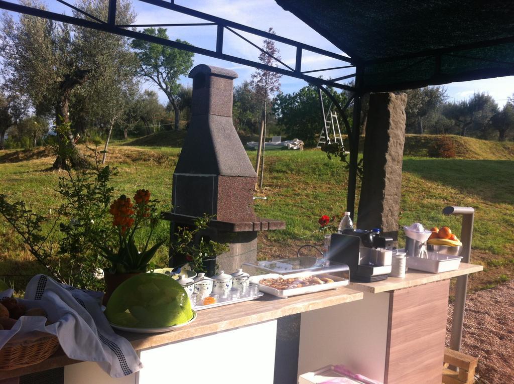 Antico Casale Tiravento Aparthotel Passignano sul Trasimeno Buitenkant foto