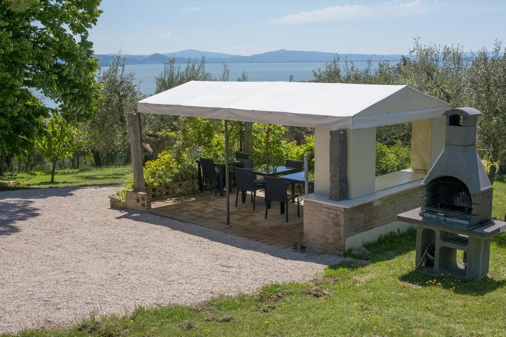 Antico Casale Tiravento Aparthotel Passignano sul Trasimeno Buitenkant foto