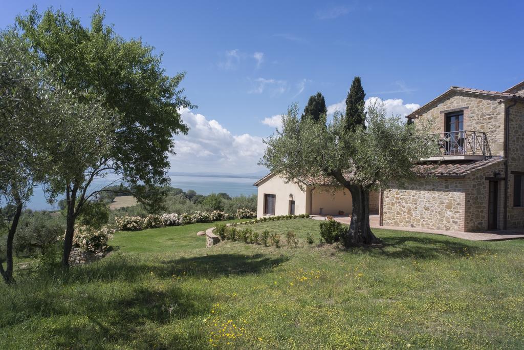 Antico Casale Tiravento Aparthotel Passignano sul Trasimeno Buitenkant foto