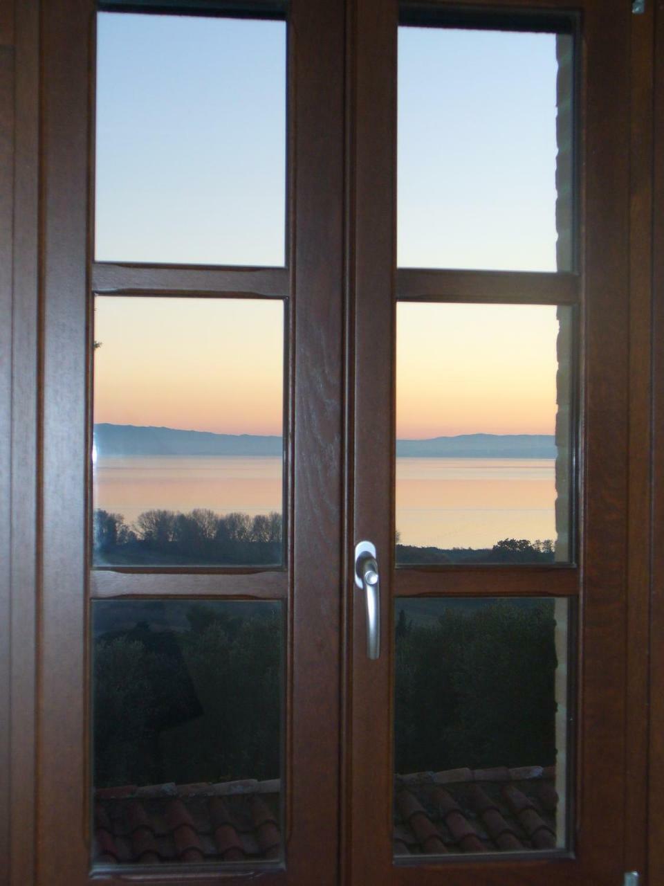 Antico Casale Tiravento Aparthotel Passignano sul Trasimeno Buitenkant foto